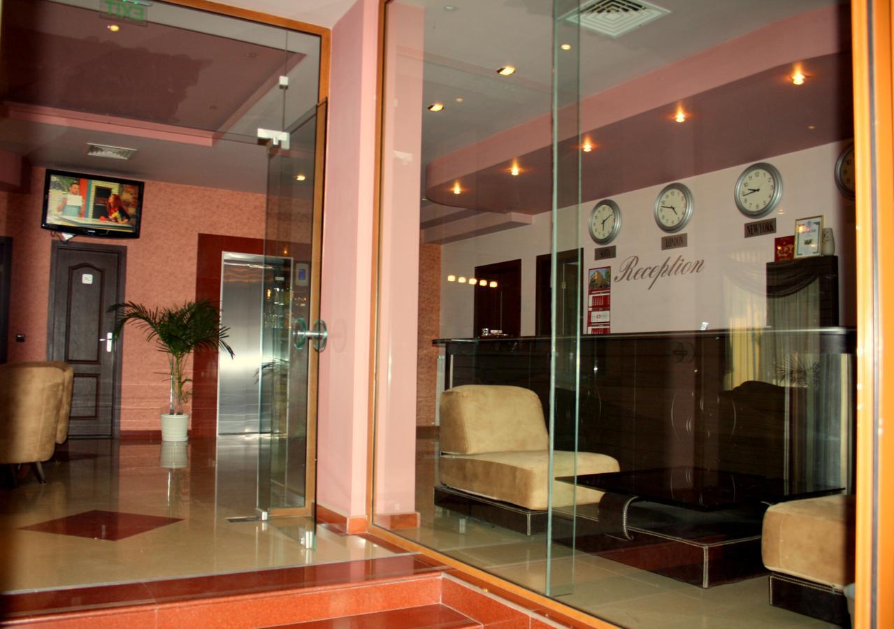 Hotel Elegant Karnobat Exterior photo